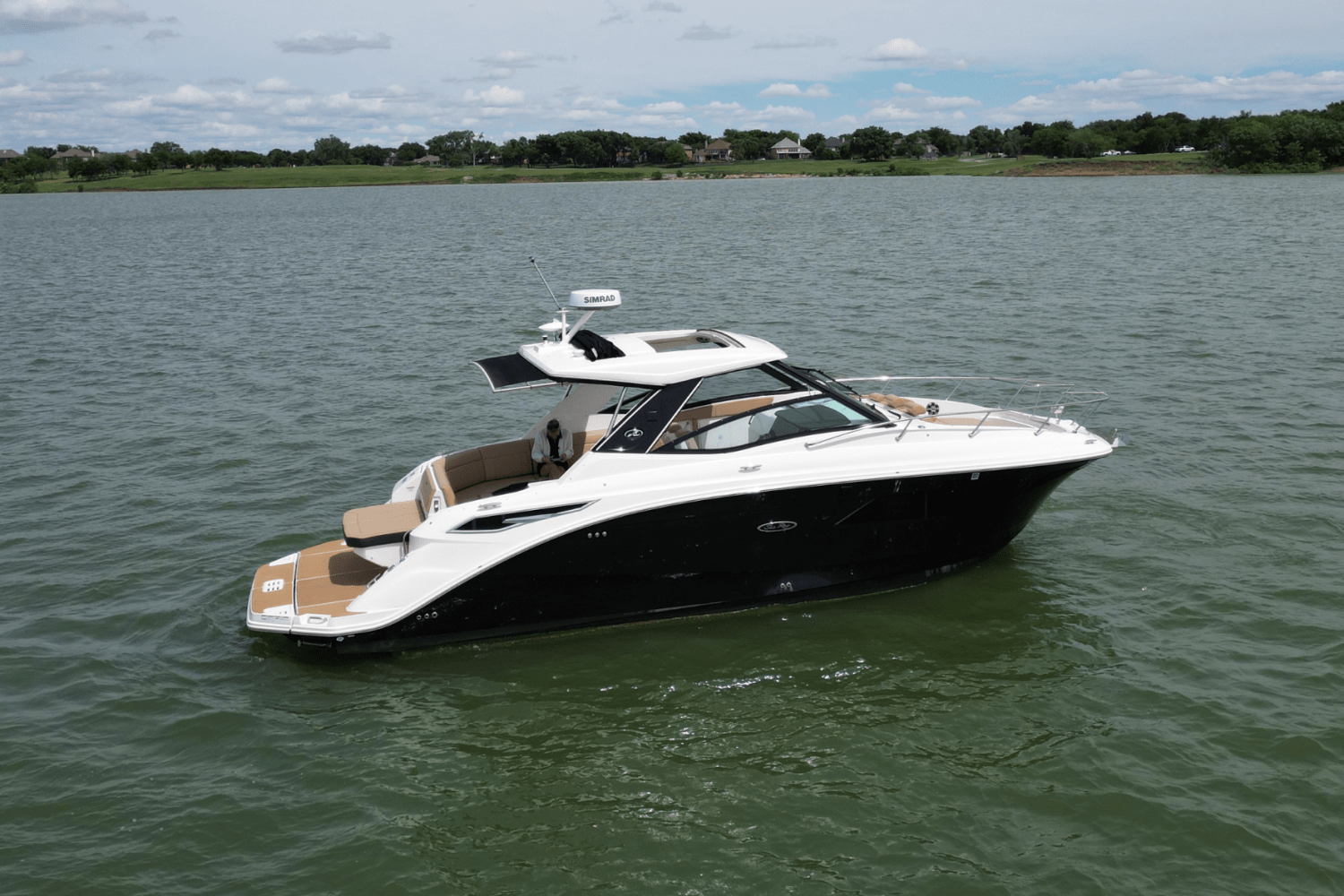 Slide: The Image of Sea Ray 320 SUNDANCER 2023 - 0