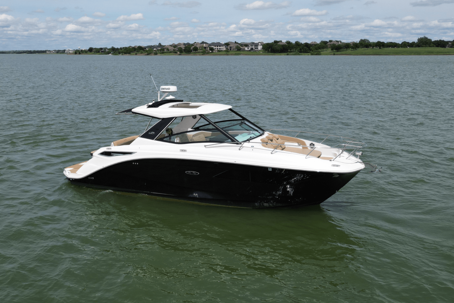 Slide: The Image of Sea Ray 320 SUNDANCER 2023 - 1