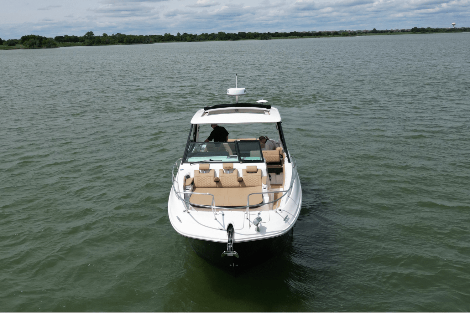 Slide: The Image of Sea Ray 320 SUNDANCER 2023 - 4