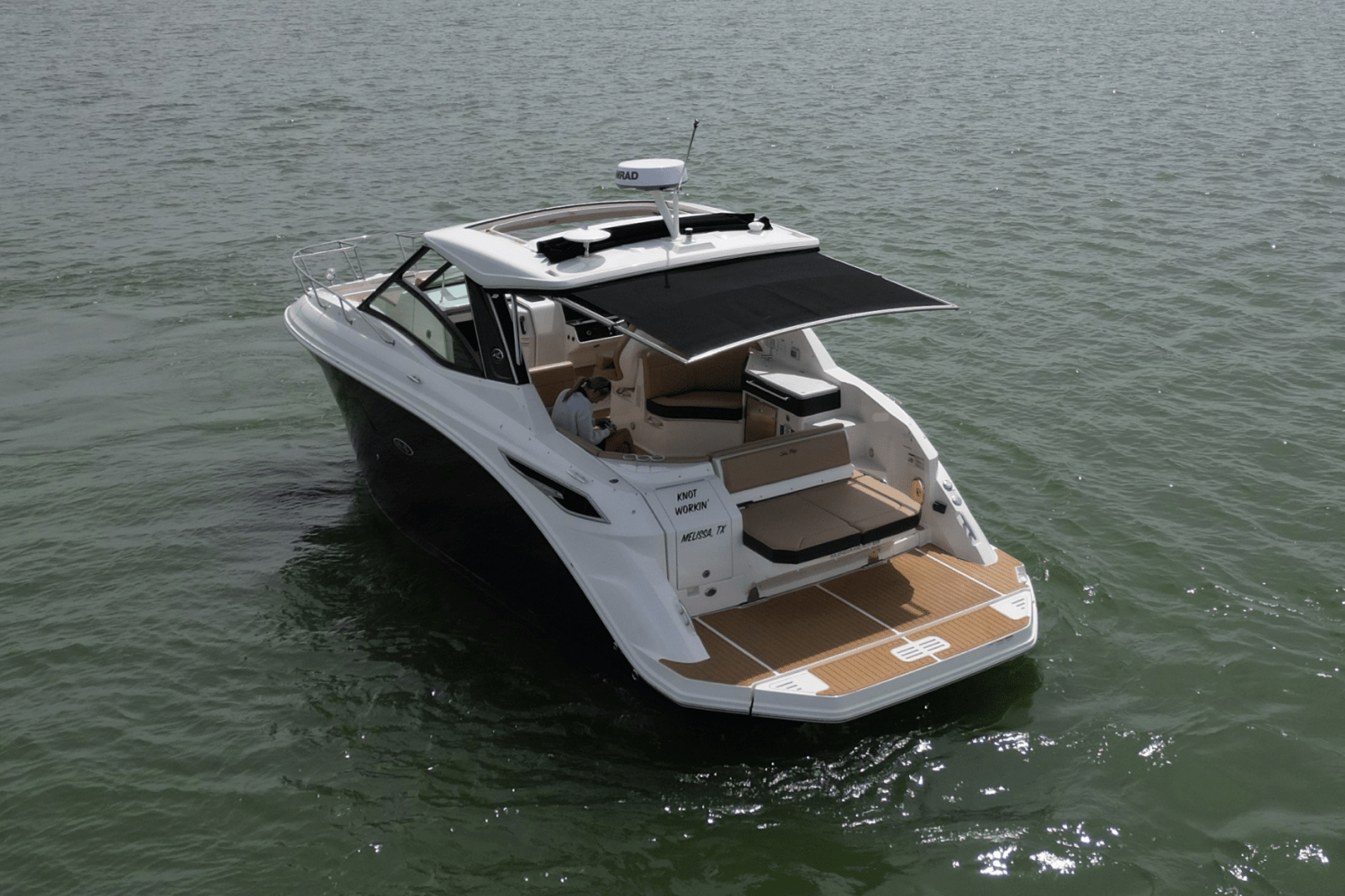 Slide: The Image of Sea Ray 320 SUNDANCER 2023 - 5