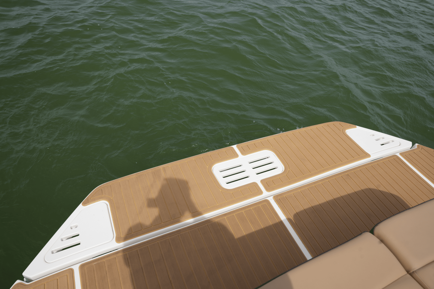 Slide: The Image of Sea Ray 320 SUNDANCER 2023 - 7