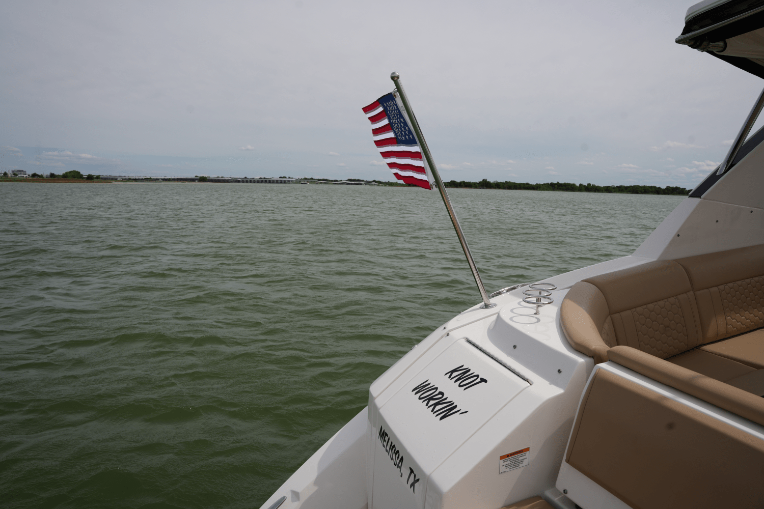 Slide: The Image of Sea Ray 320 SUNDANCER 2023 - 9