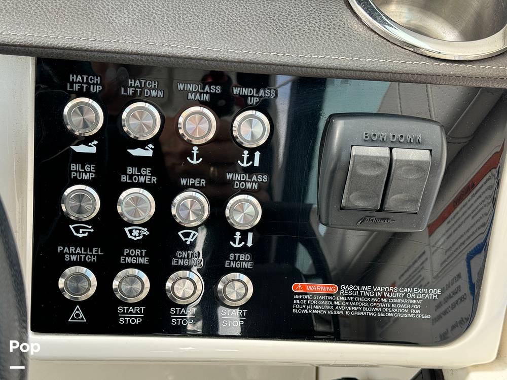 Slide: The Image of Sea Ray 320 SUNDANCER OB 2021 - 14961553