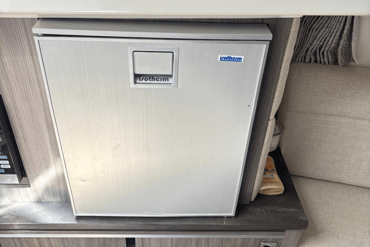 Slide: The Image of Sea Ray 320 SUNDANCER OB 2021 - 20