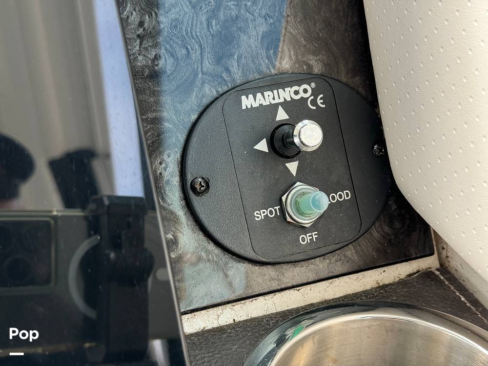 Slide: The Image of Sea Ray 320 SUNDANCER OB 2021 - 14961552