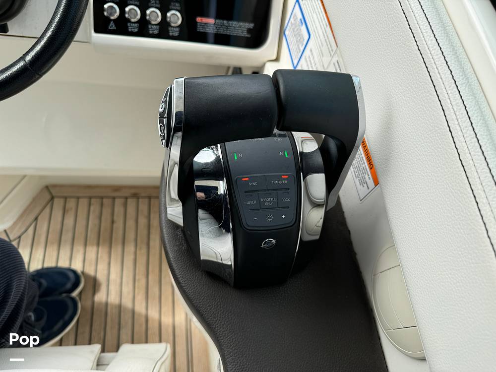 Slide: The Image of Sea Ray 320 SUNDANCER OB 2021 - 14961556