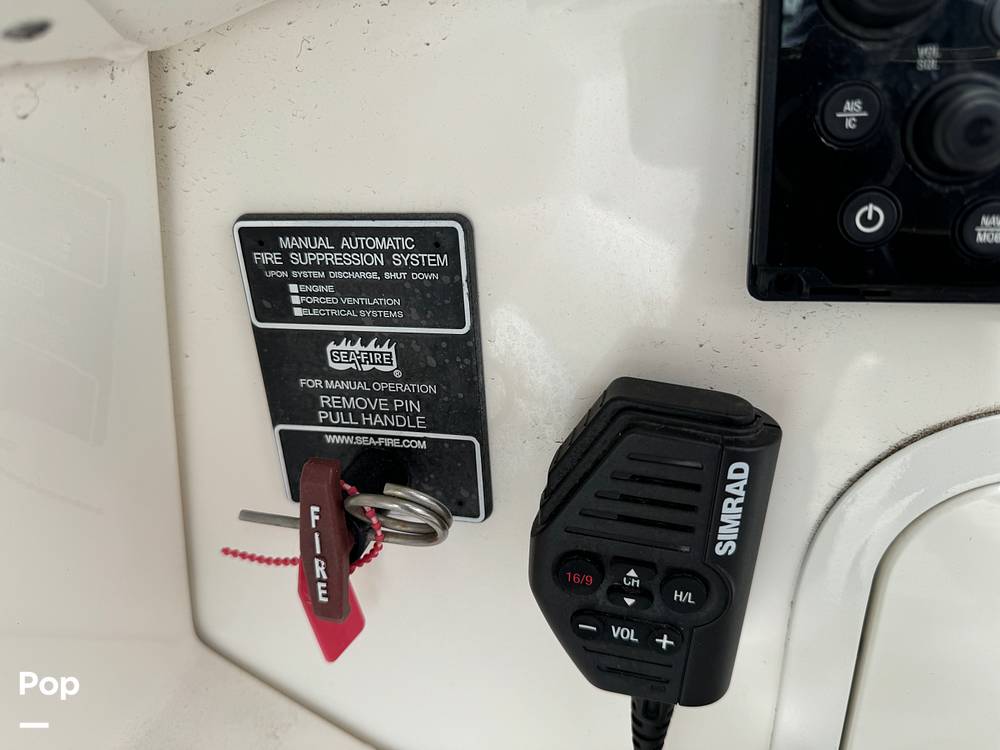 Slide: The Image of Sea Ray 320 SUNDANCER OB 2021 - 14961559