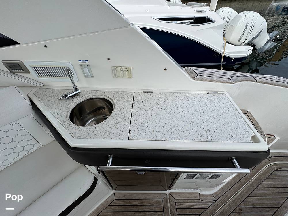 Slide: The Image of Sea Ray 320 SUNDANCER OB 2021 - 14961587