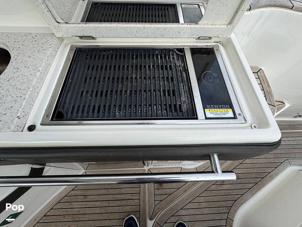 Slide: The Image of Sea Ray 320 SUNDANCER OB 2021 - 14961588