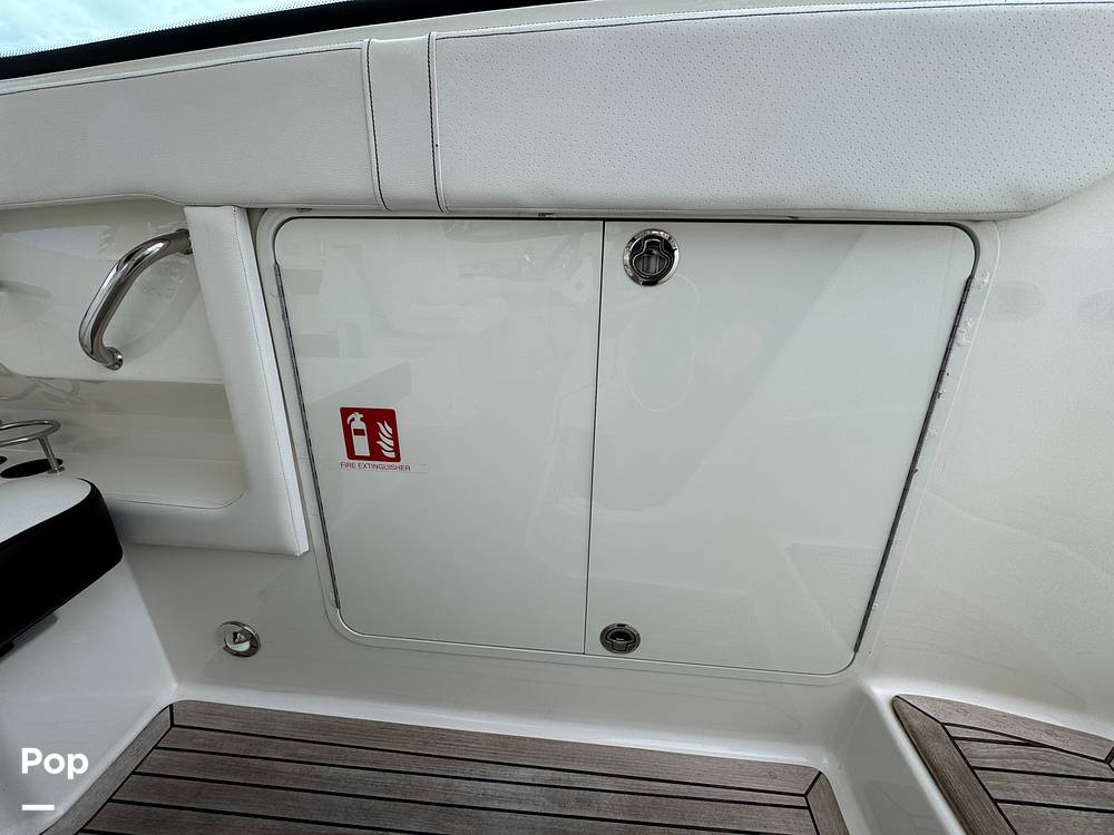 Slide: The Image of Sea Ray 320 SUNDANCER OB 2021 - 14961584