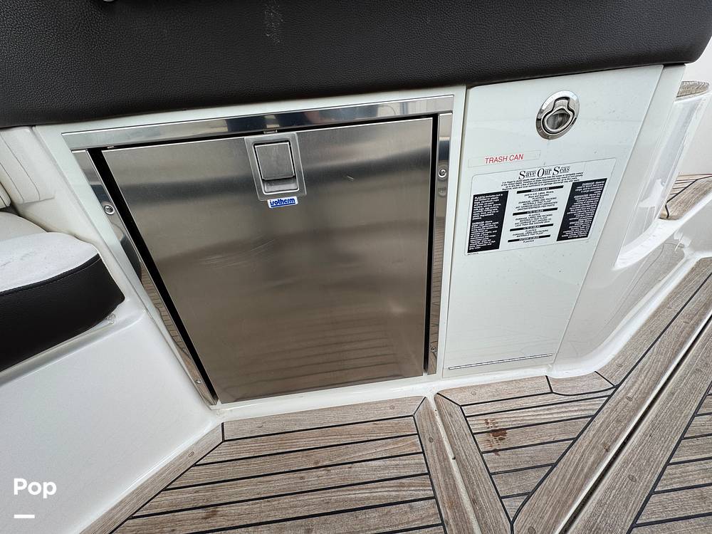 Slide: The Image of Sea Ray 320 SUNDANCER OB 2021 - 14961591