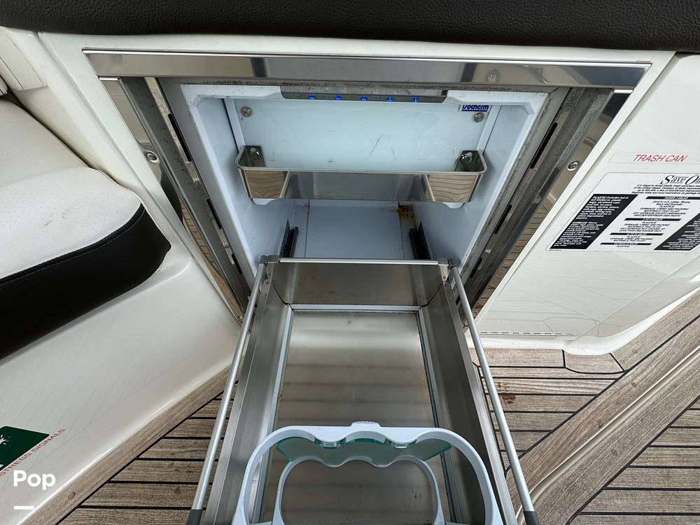 Slide: The Image of Sea Ray 320 SUNDANCER OB 2021 - 14961593