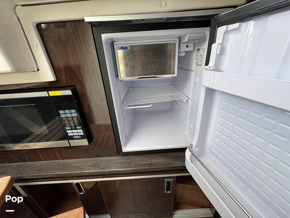 Slide: The Image of Sea Ray 320 SUNDANCER OB 2021 - 14961578