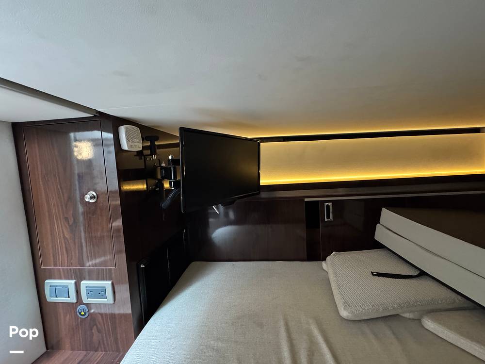 Slide: The Image of Sea Ray 320 SUNDANCER OB 2021 - 14961573