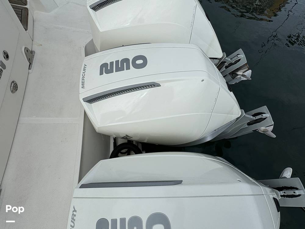 Slide: The Image of Sea Ray 320 SUNDANCER OB 2021 - 14961598