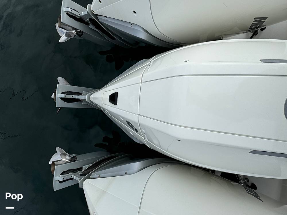 Slide: The Image of Sea Ray 320 SUNDANCER OB 2021 - 14961599