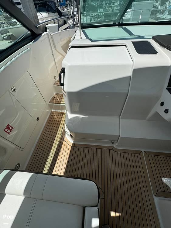 Slide: The Image of Sea Ray 320 SUNDANCER OB 2021 - 15440082