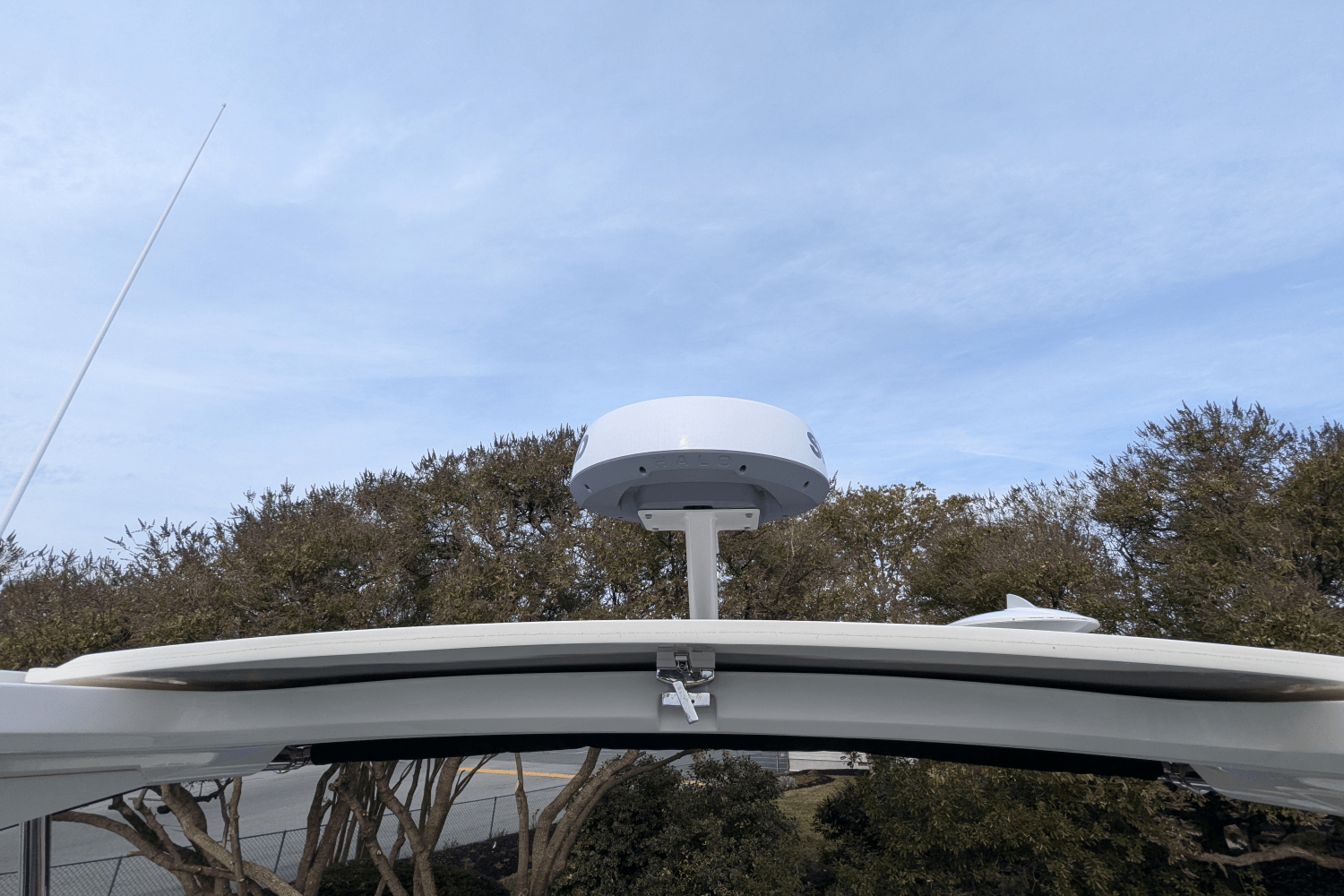 Slide: The Image of Sea Ray 320 SUNDANCER OB 2023 - 16