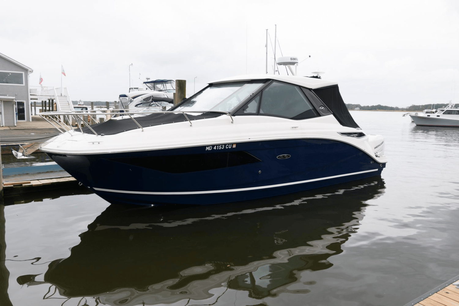 Slide: The Image of Sea Ray 320 SUNDANCER OB 2023 - 2