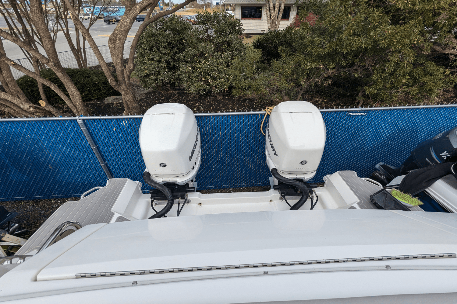 Slide: The Image of Sea Ray 320 SUNDANCER OB 2023 - 34