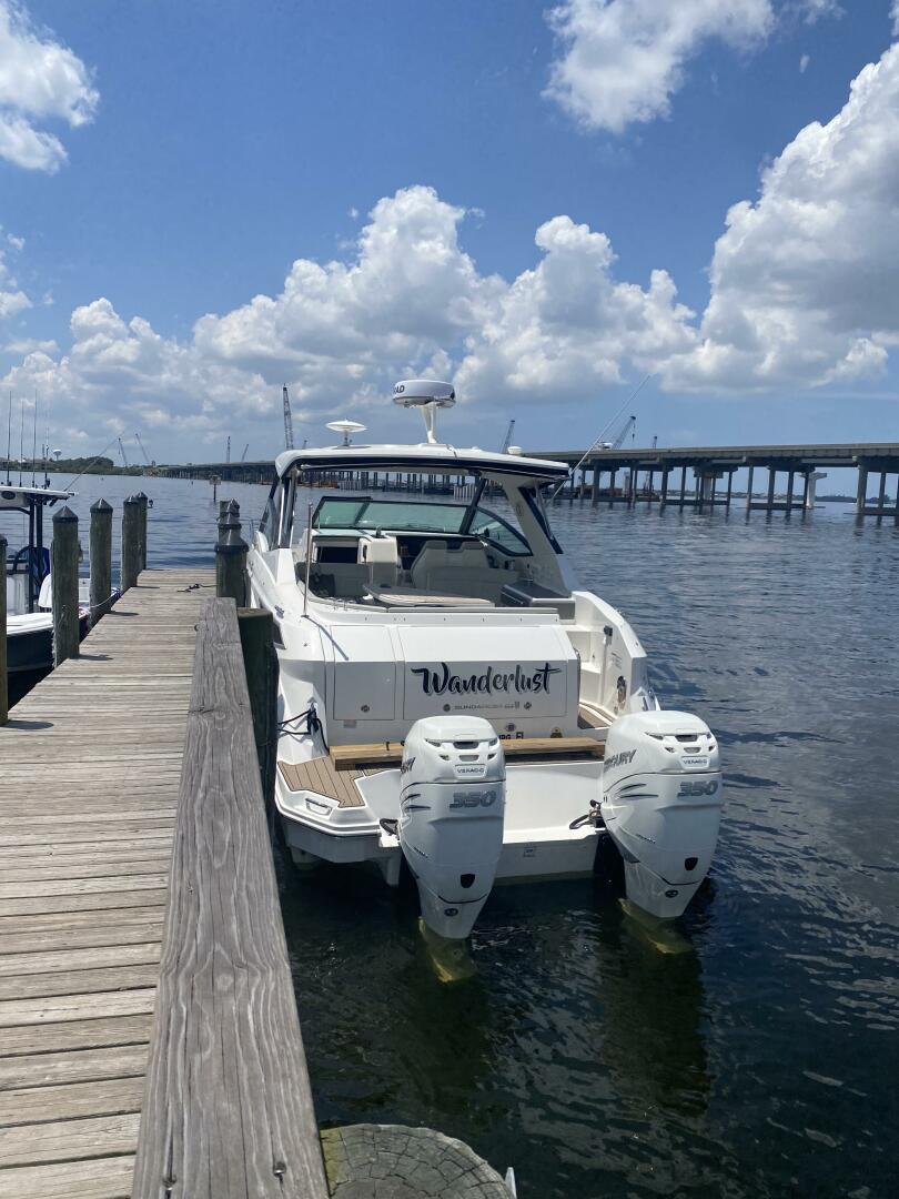 Slide: The Image of Sea Ray 320 Sundancer Outboard 2020 - 4117634