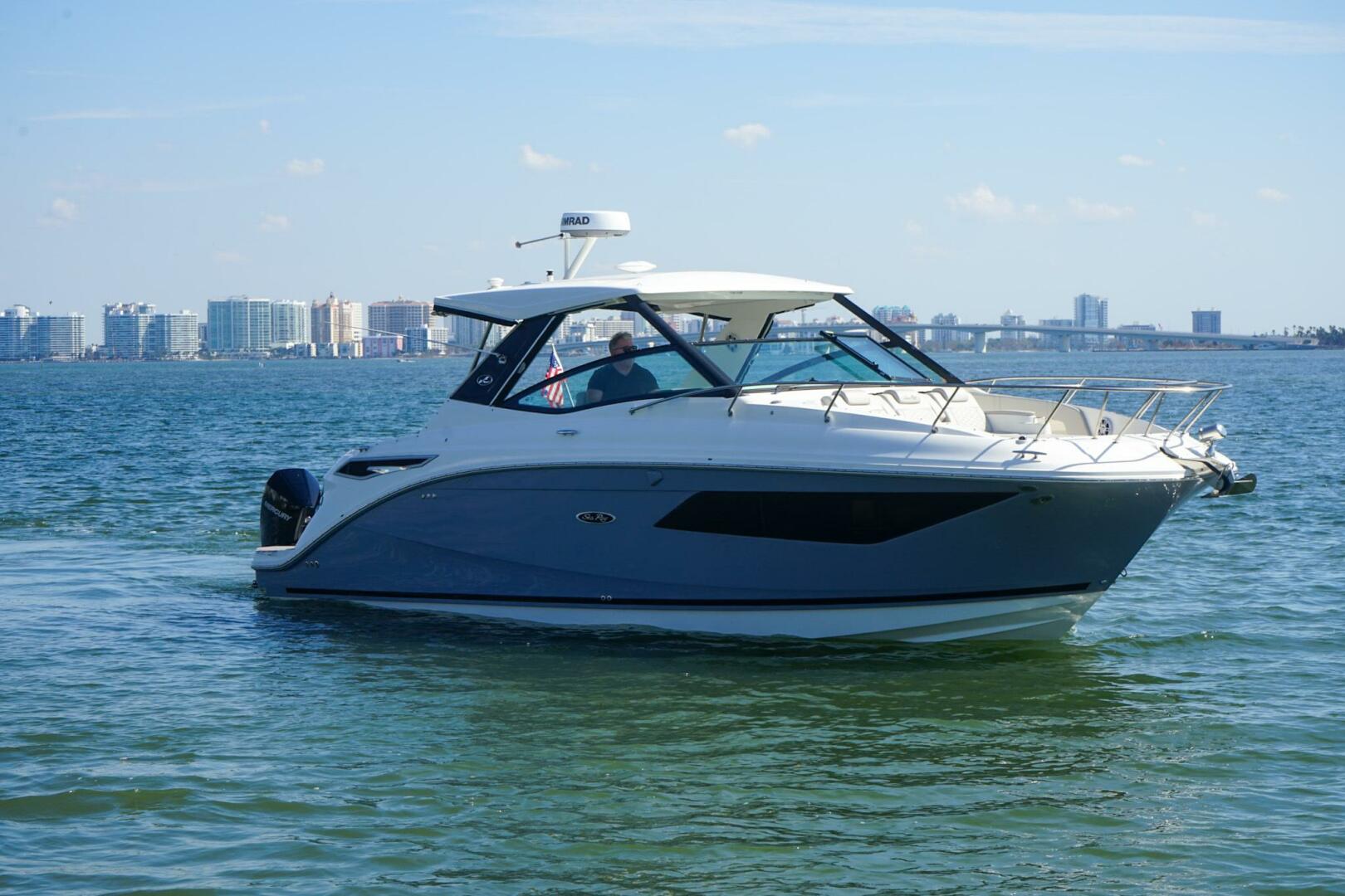 Slide: The Image of Sea Ray 320 Sundancer Outboard 2023 - 5420925