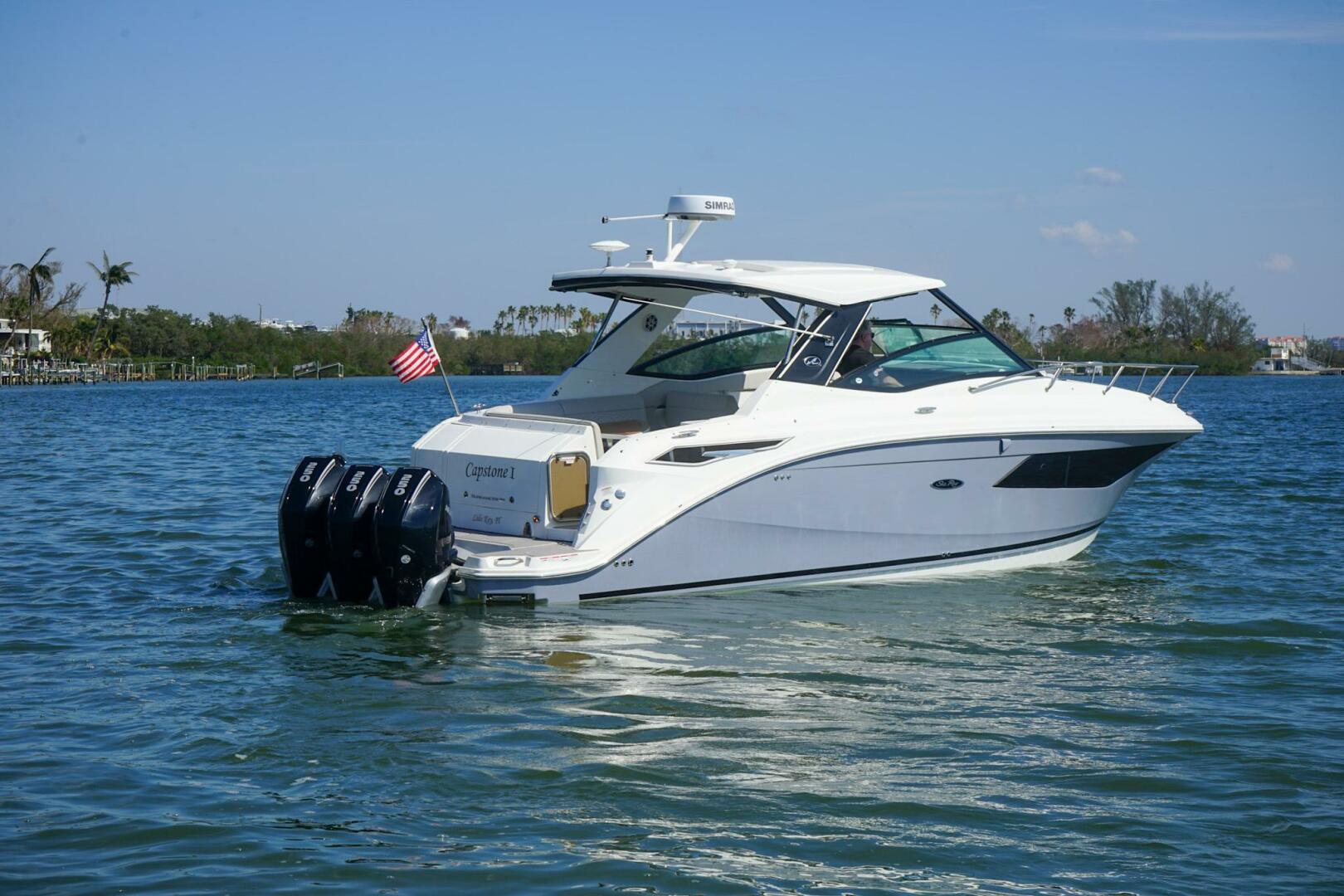 Slide: The Image of Sea Ray 320 Sundancer Outboard 2023 - 5420927