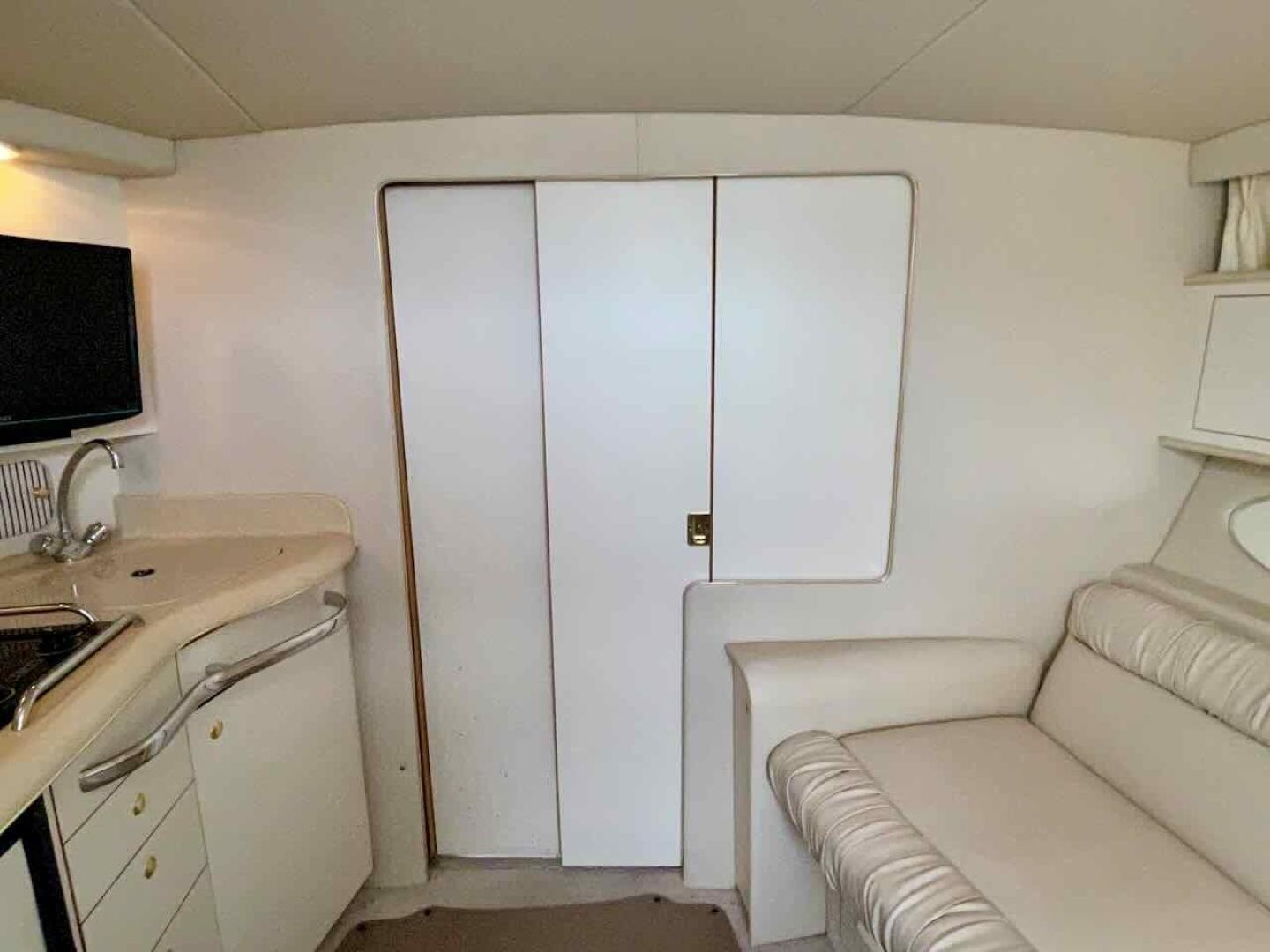 Slide: The Image of Sea Ray 330 Amberjack 1998 - 3466400