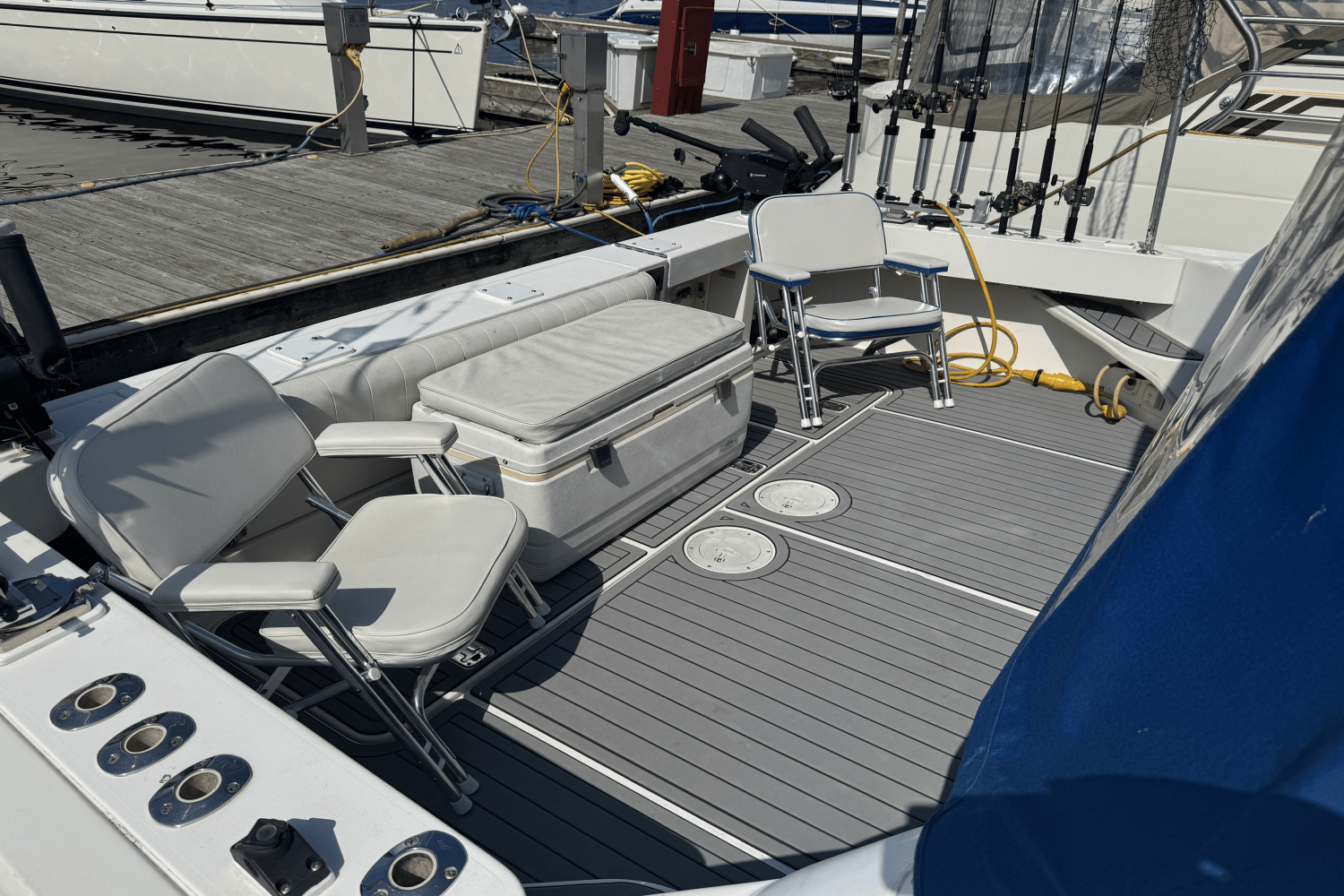 Slide: The Image of Sea Ray 330 EXPRESS CRUISER 1997 - 3