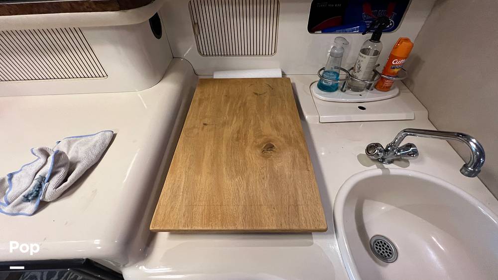 Slide: The Image of Sea Ray 330 Sundancer 1995 - 117