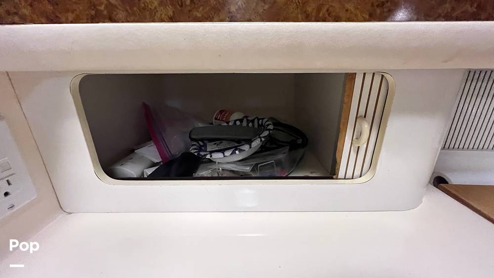 Slide: The Image of Sea Ray 330 Sundancer 1995 - 122