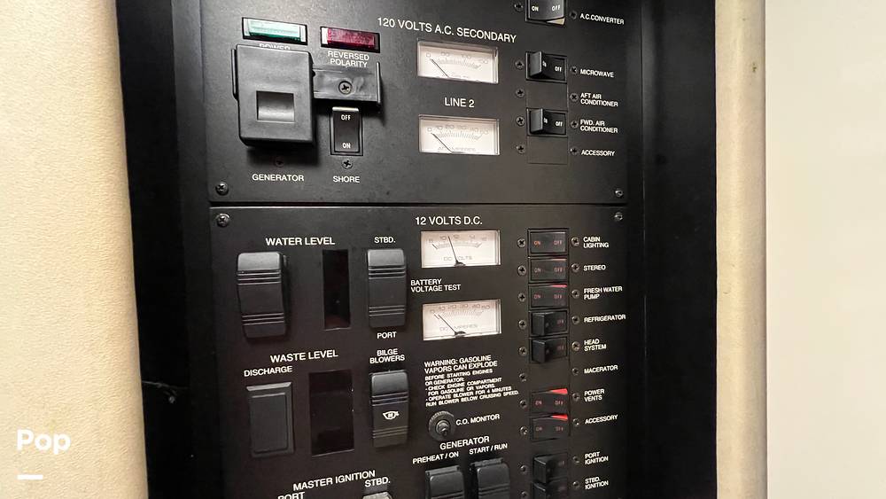 Slide: The Image of Sea Ray 330 Sundancer 1995 - 126