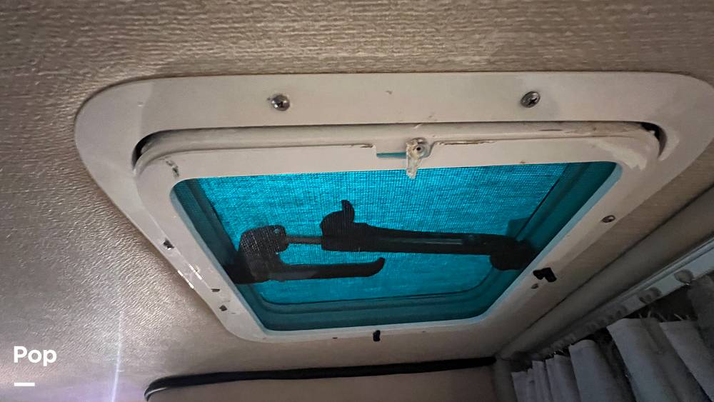 Slide: The Image of Sea Ray 330 Sundancer 1995 - 129