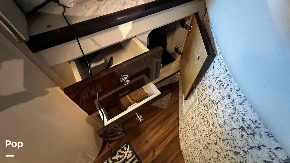 Slide: The Image of Sea Ray 330 Sundancer 1995 - 157