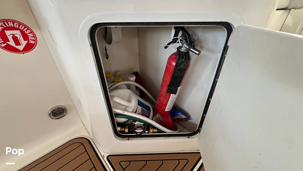 Slide: The Image of Sea Ray 330 Sundancer 1995 - 44