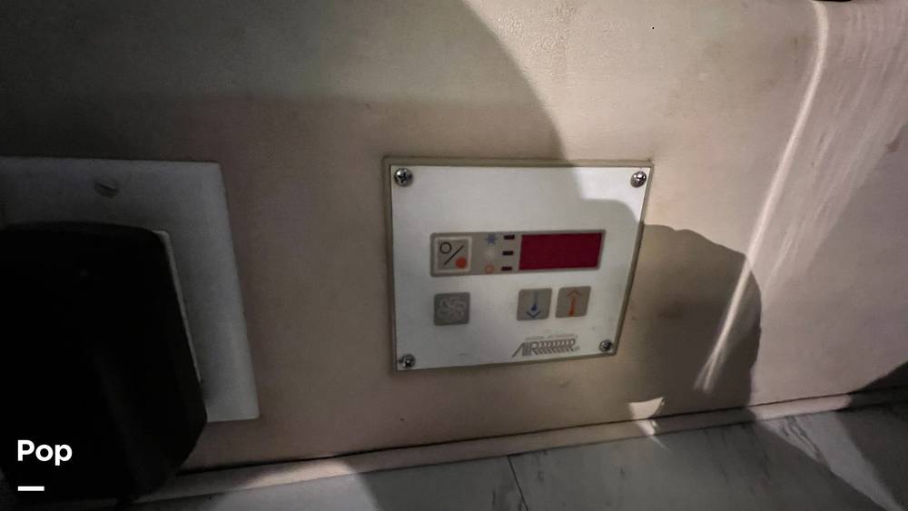 Slide: The Image of Sea Ray 330 Sundancer 1995 - 87