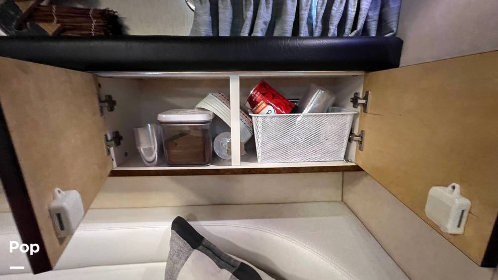 Slide: The Image of Sea Ray 330 Sundancer 1995 - 95