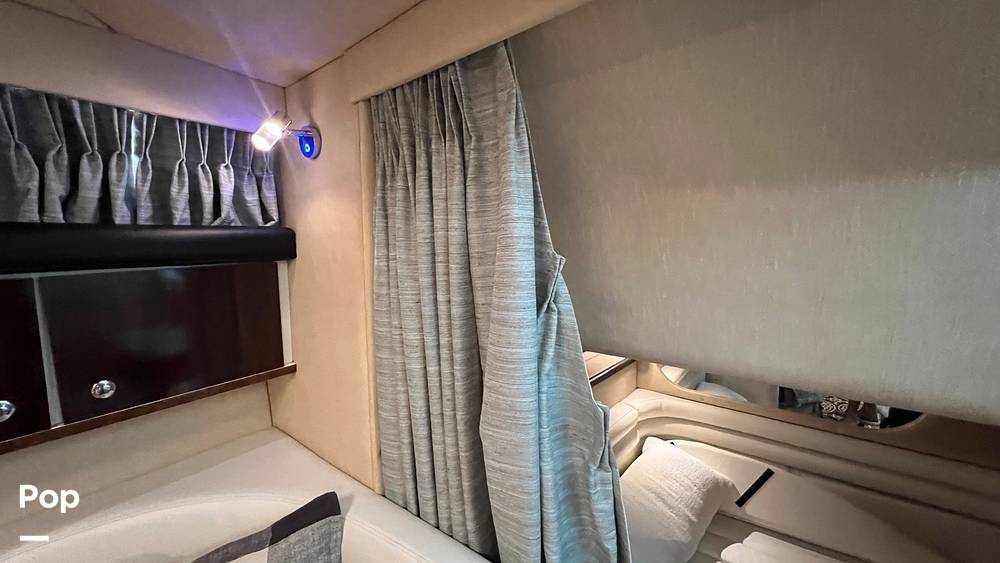 Slide: The Image of Sea Ray 330 Sundancer 1995 - 97