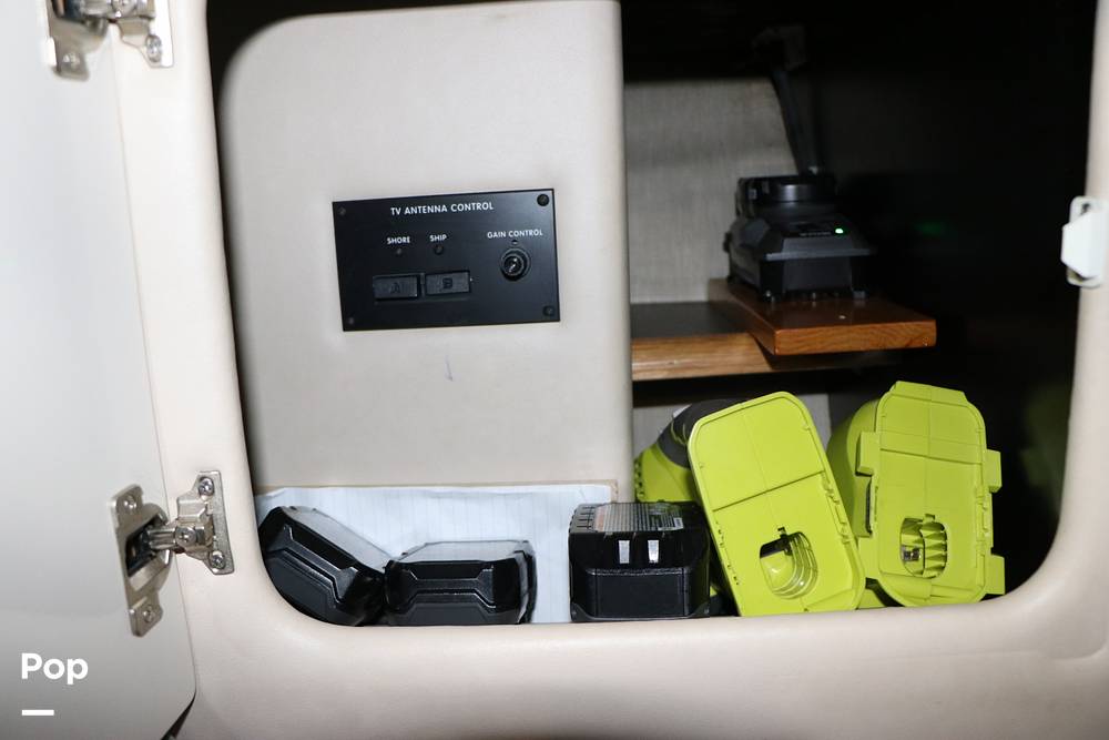 Slide: The Image of Sea Ray 330 Sundancer 1996 - 14837437