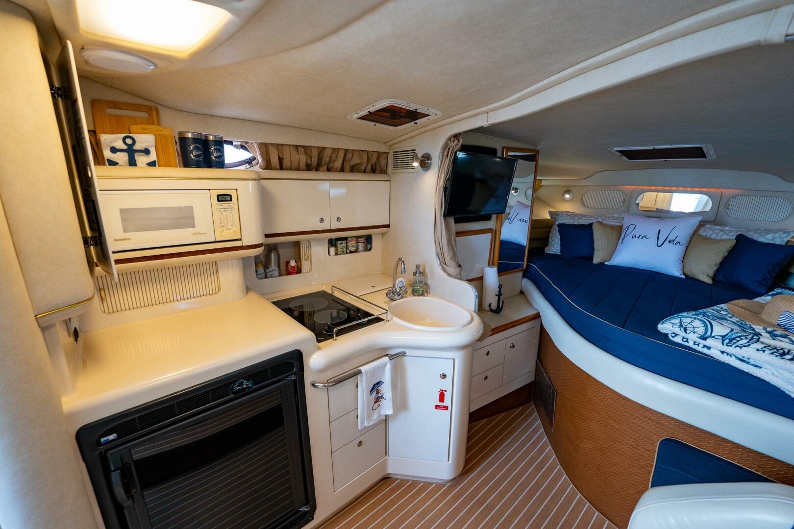 Slide: The Image of Sea Ray 330 Sundancer 1997 - 5301346