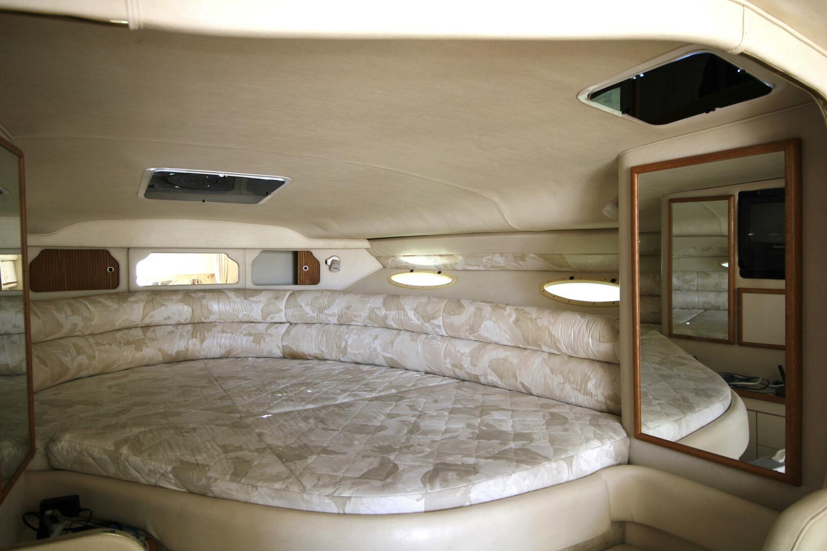 Slide: The Image of Sea Ray 330 Sundancer 1999 - 5181798