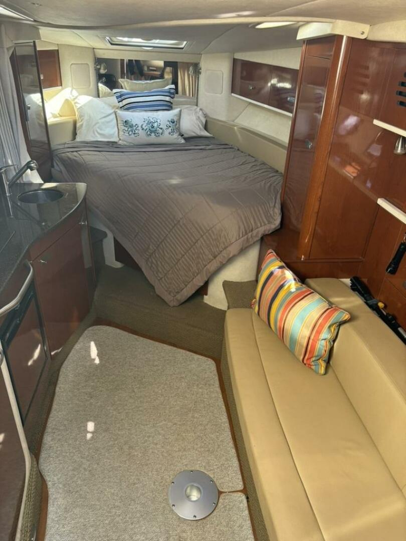 Slide: The Image of Sea Ray 330 SUNDANCER 2012 - 4825650
