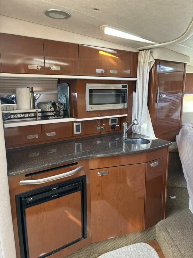 Slide: The Image of Sea Ray 330 SUNDANCER 2012 - 4825651