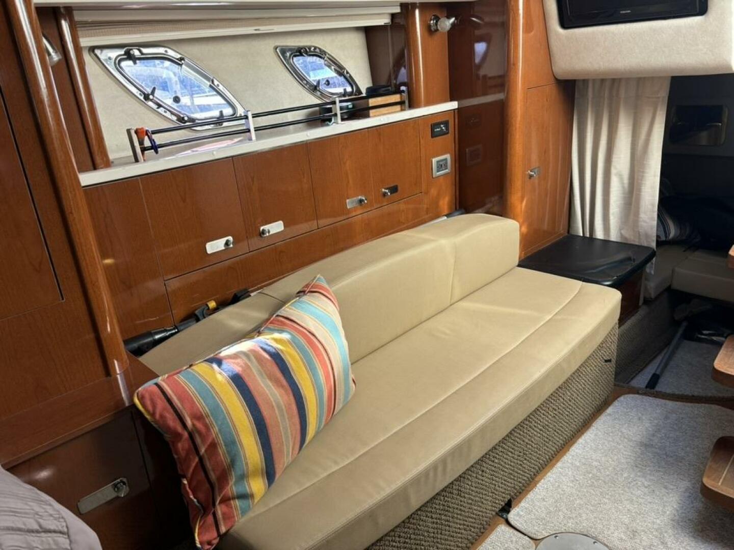 Slide: The Image of Sea Ray 330 SUNDANCER 2012 - 4825653