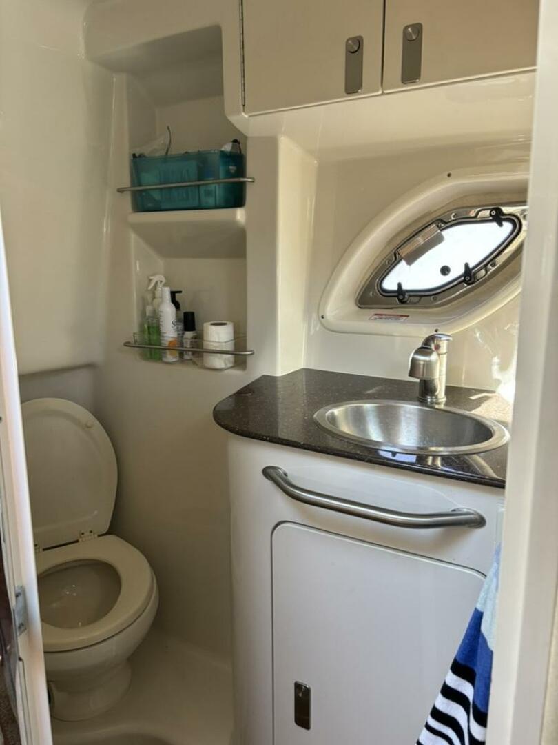 Slide: The Image of Sea Ray 330 SUNDANCER 2012 - 4825657