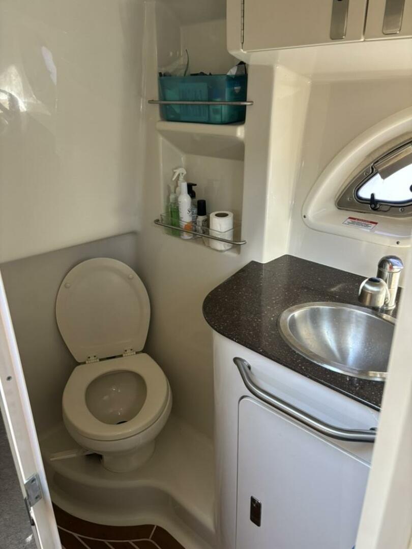 Slide: The Image of Sea Ray 330 SUNDANCER 2012 - 4825660