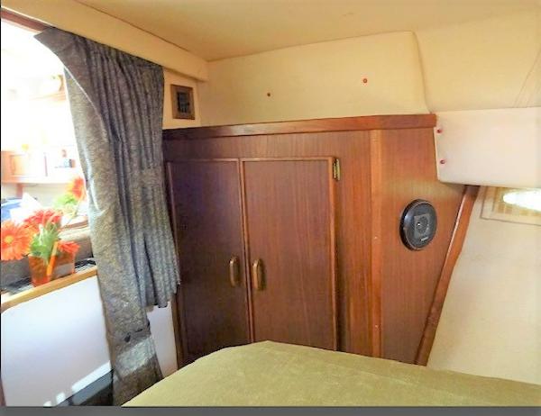 Slide: The Image of Master hanging locker - 21