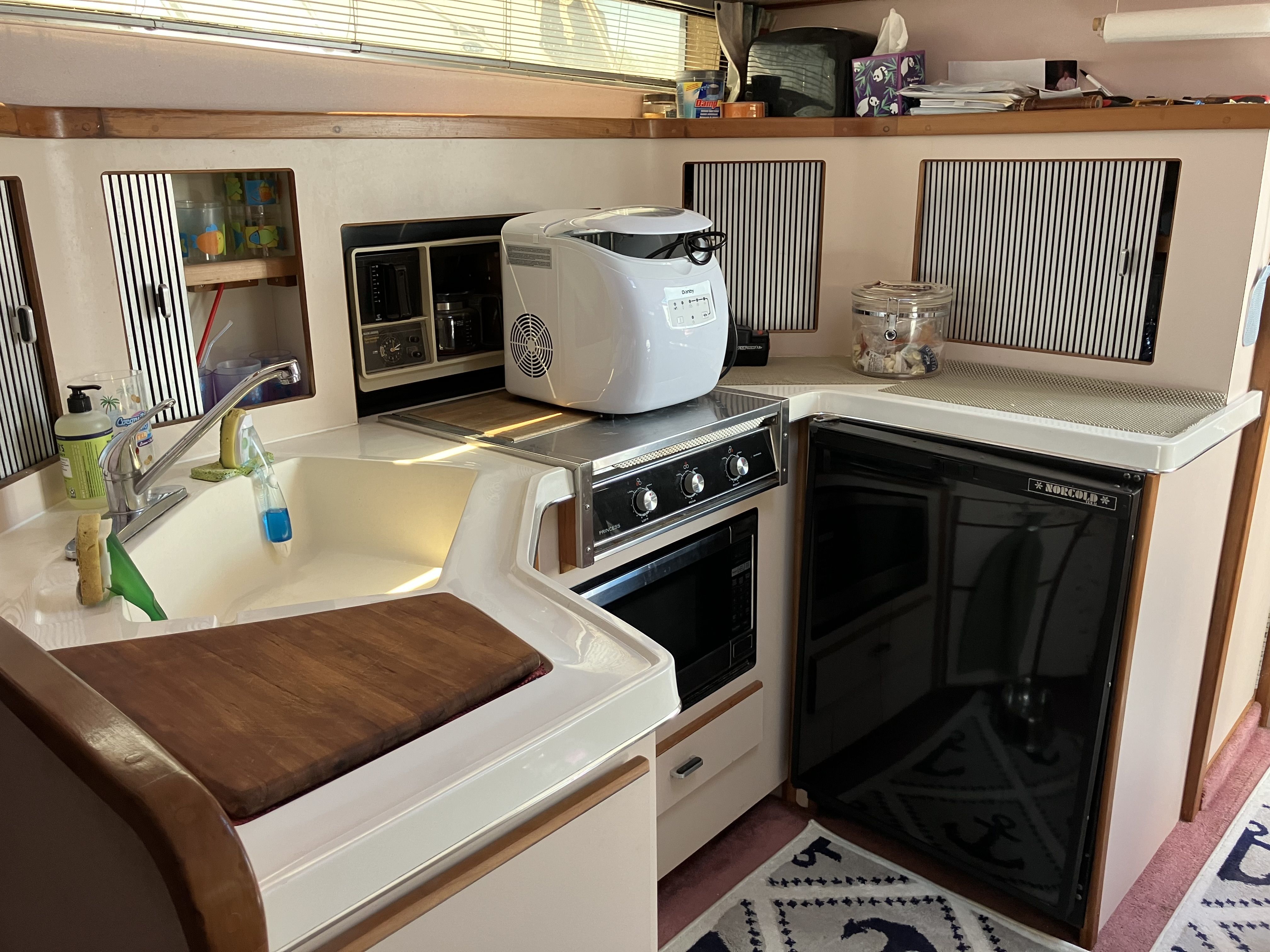 Slide: The Image of Sea Ray 340 SUNDANCER 1989 - 16