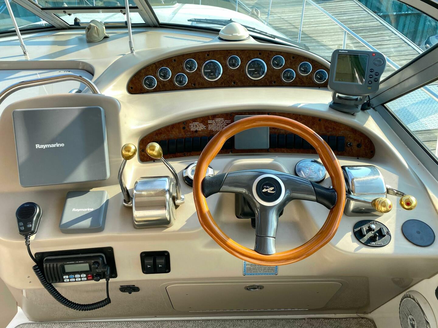 Slide: The Image of Sea Ray 340 Sundancer 2000 - 5597818