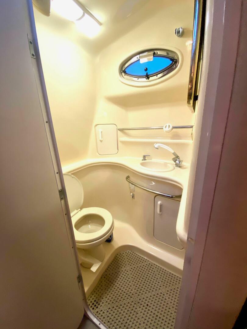 Slide: The Image of Sea Ray 340 Sundancer 2000 - 5597827